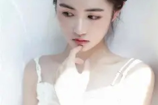 咎由自取！继偷税被扒后网红白冰又被官媒痛批亲手毁掉了前程